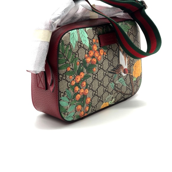 βSOLDβGucci Tian Supreme Medium Camera Crossbody - Picture 3 of 8
